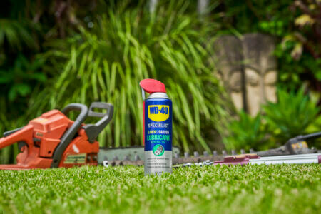 wd 40 specialist lawn & garden general use lubricant 400g ss (2)